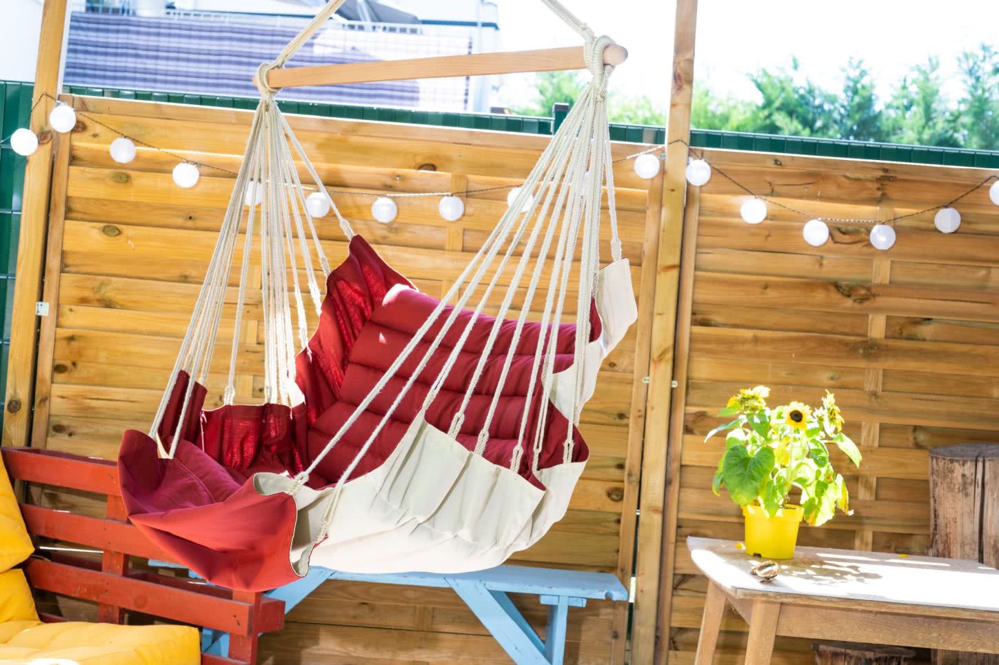 wetterfester extra grosser outdoor H&auml;ngesessel rot gef&uuml;ttert